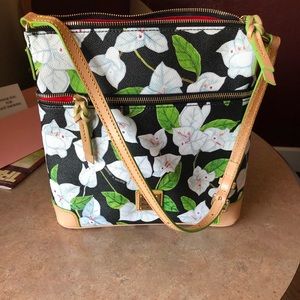 Like New Dooney & Bourke Bouganvillea Bag
